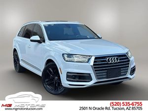 View 2018 Audi Q7 