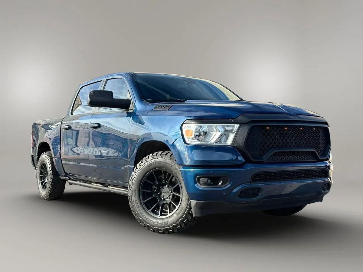 Photo 2 of this Ram 1500