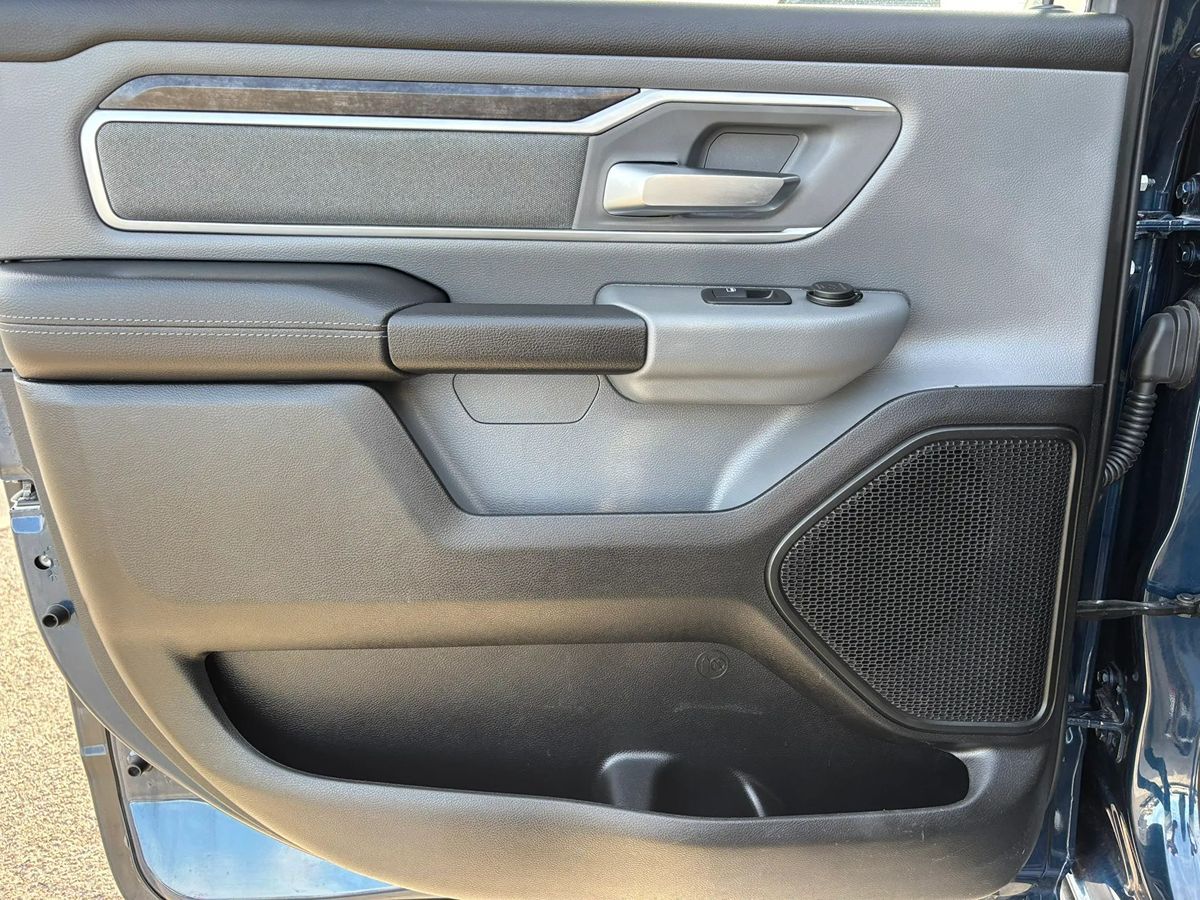 Photo 33 of this Ram 1500