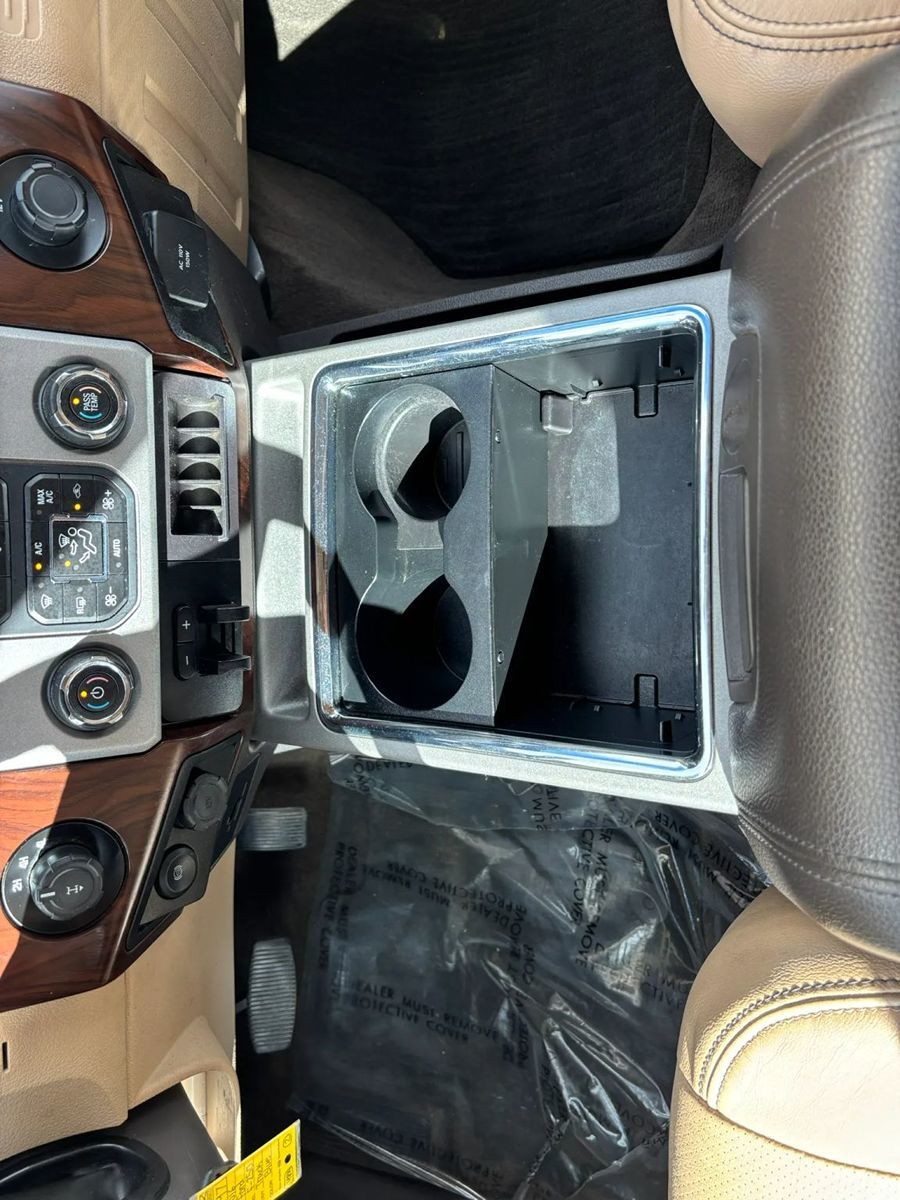 Photo 45 of this Ford Super Duty F-250 SRW