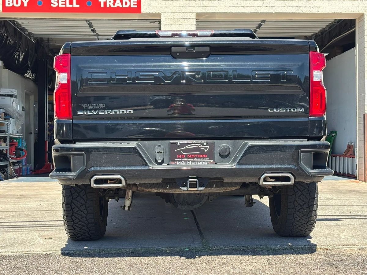 Photo 22 of this Chevrolet Silverado 1500