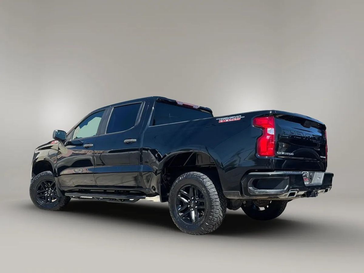 Photo 28 of this Chevrolet Silverado 1500