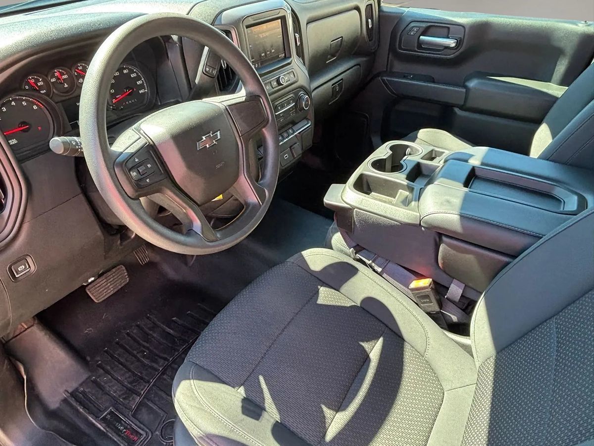 Photo 30 of this Chevrolet Silverado 1500