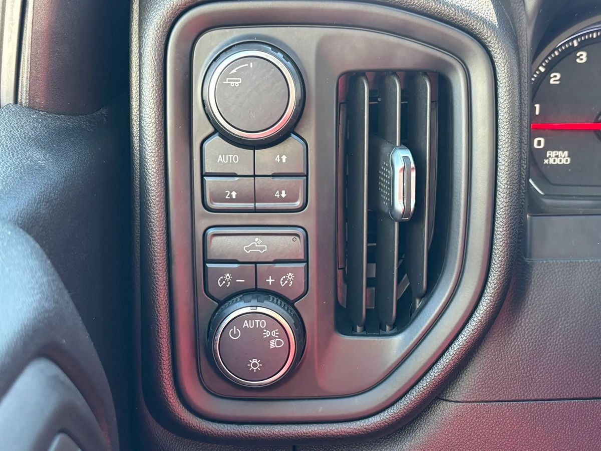 Photo 47 of this Chevrolet Silverado 1500