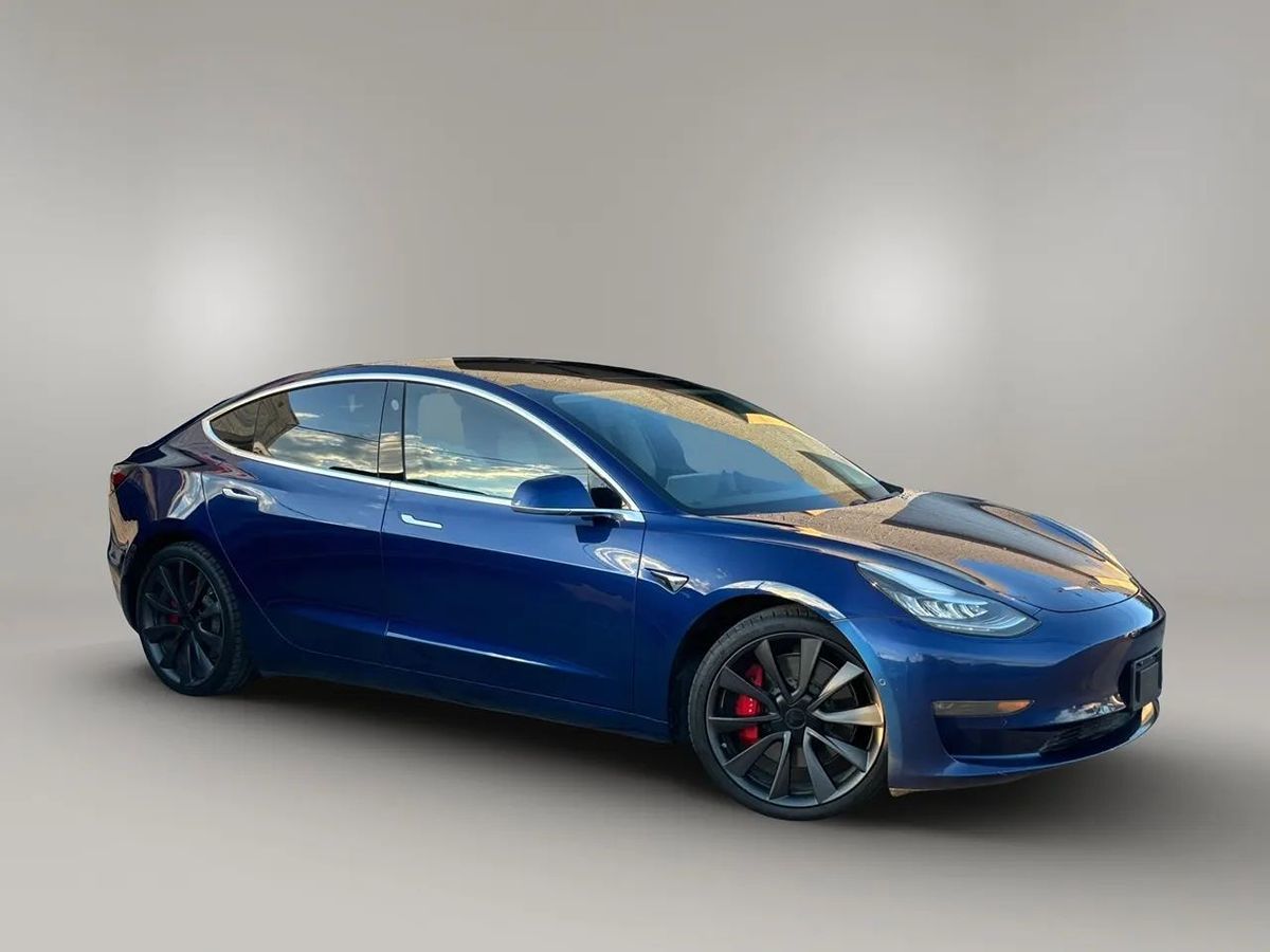 Photo 5 of this Tesla Model 3