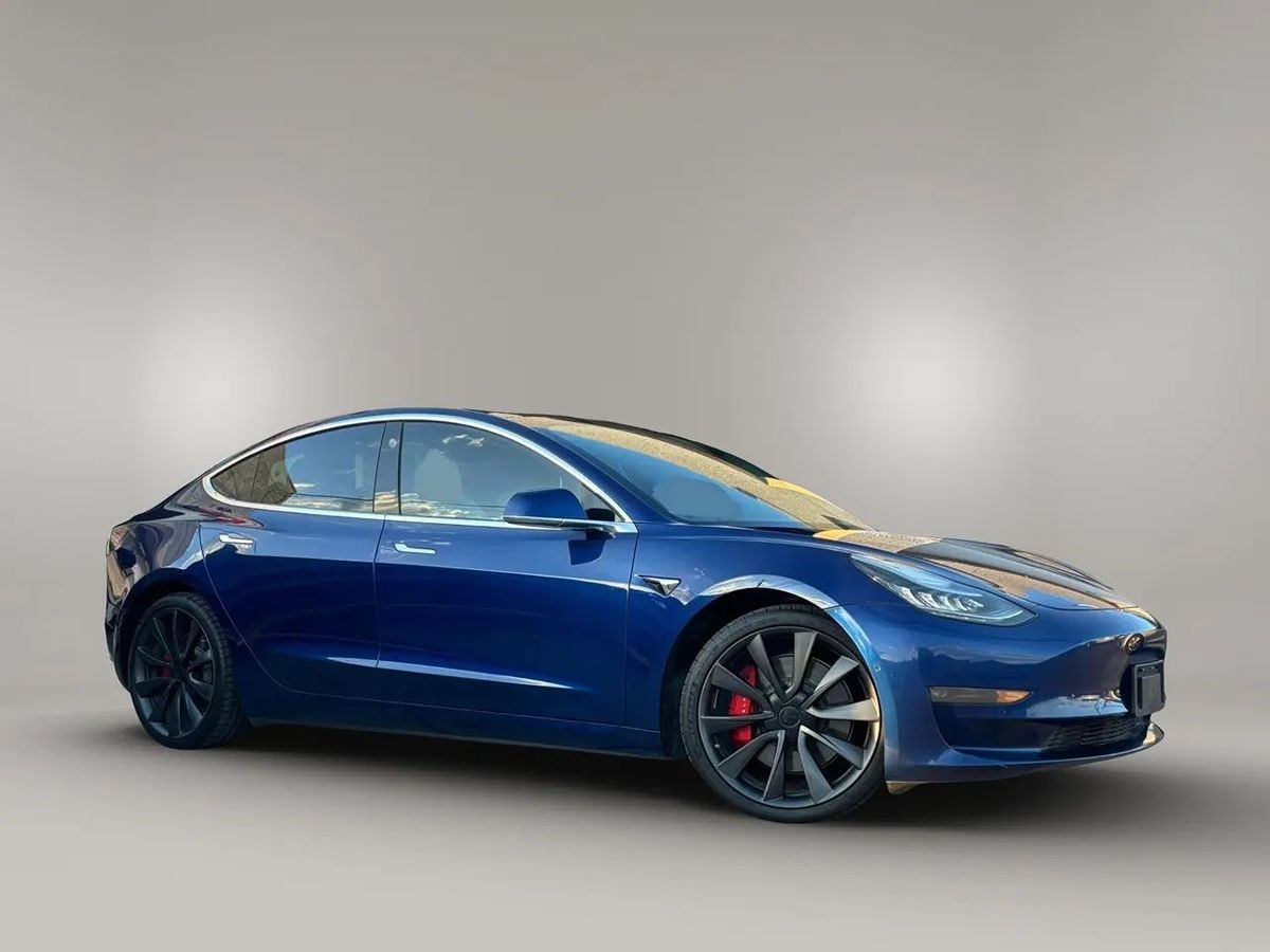 Photo 6 of this Tesla Model 3
