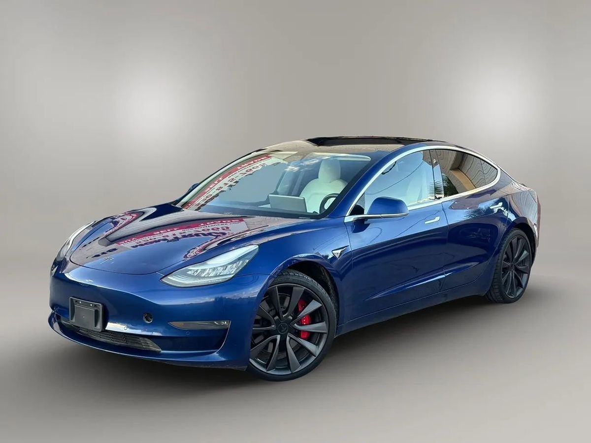 Photo 7 of this Tesla Model 3