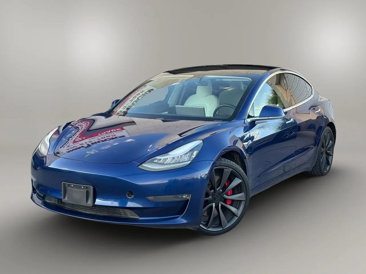 Photo 8 of this Tesla Model 3