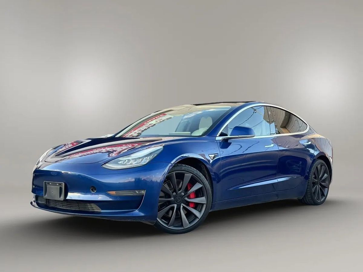 Photo 9 of this Tesla Model 3