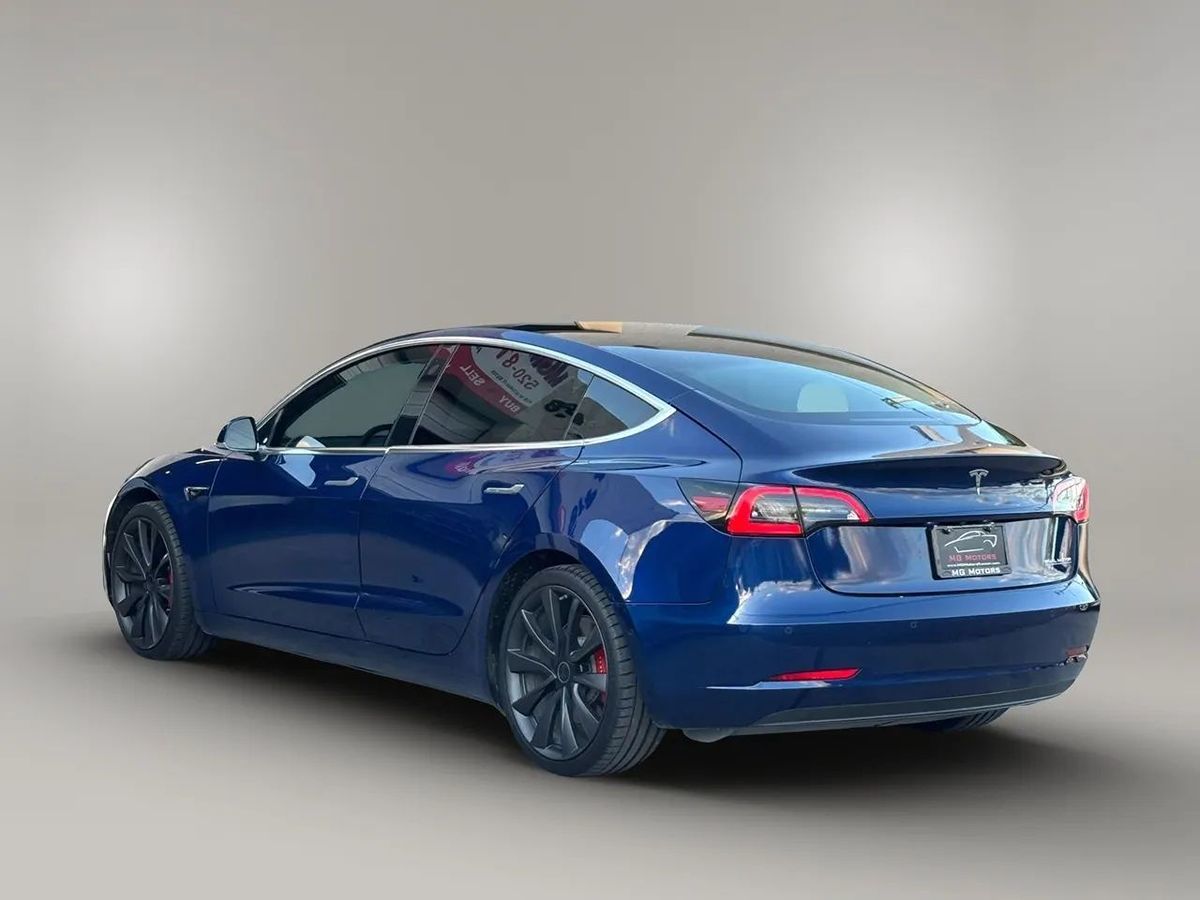 Photo 18 of this Tesla Model 3