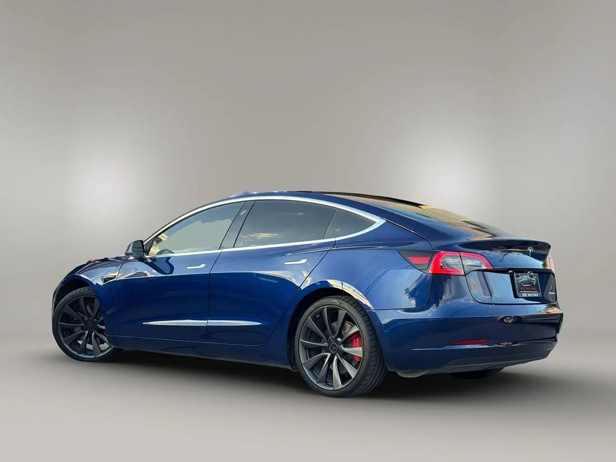 Photo 27 of this Tesla Model 3