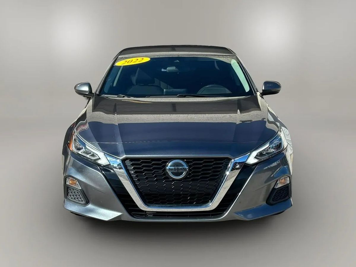 Photo 7 of this Nissan Altima