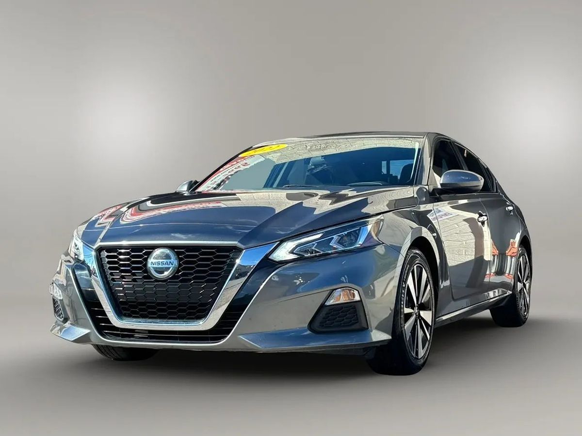Photo 10 of this Nissan Altima