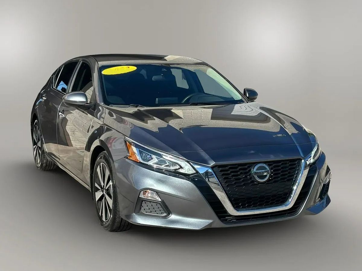Photo 5 of this Nissan Altima