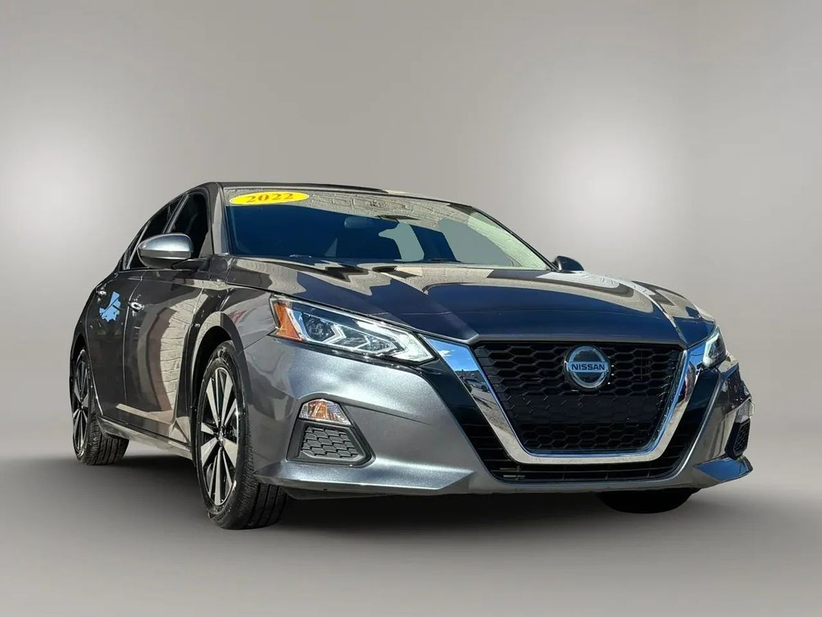 Photo 6 of this Nissan Altima