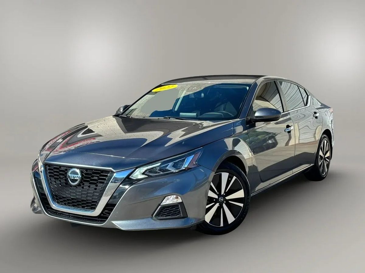 Photo 11 of this Nissan Altima