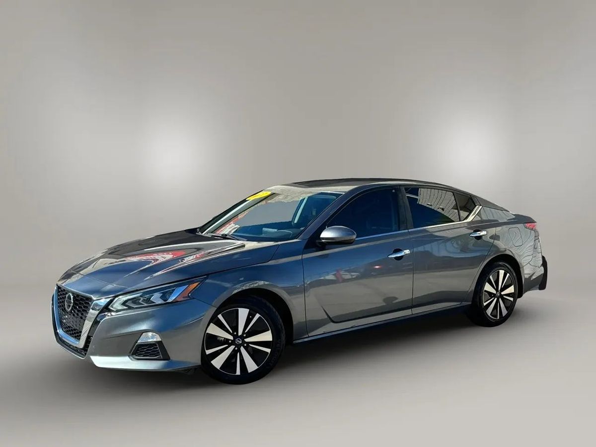 Photo 12 of this Nissan Altima