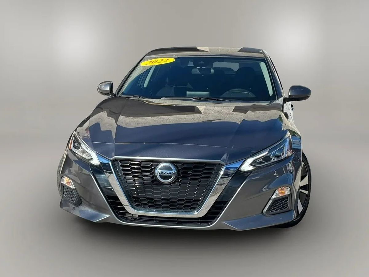 Photo 13 of this Nissan Altima