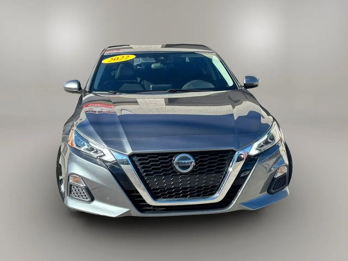 Photo 4 of this Nissan Altima