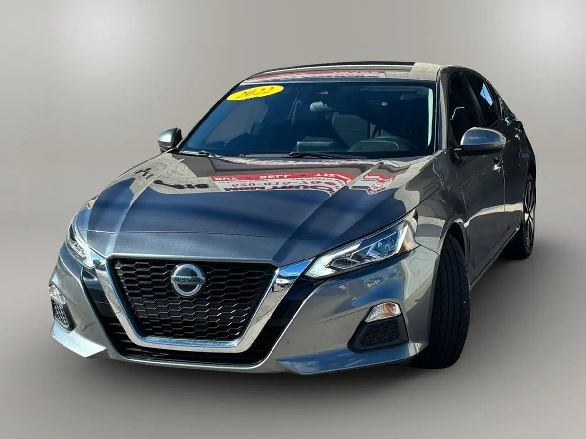 Photo 17 of this Nissan Altima
