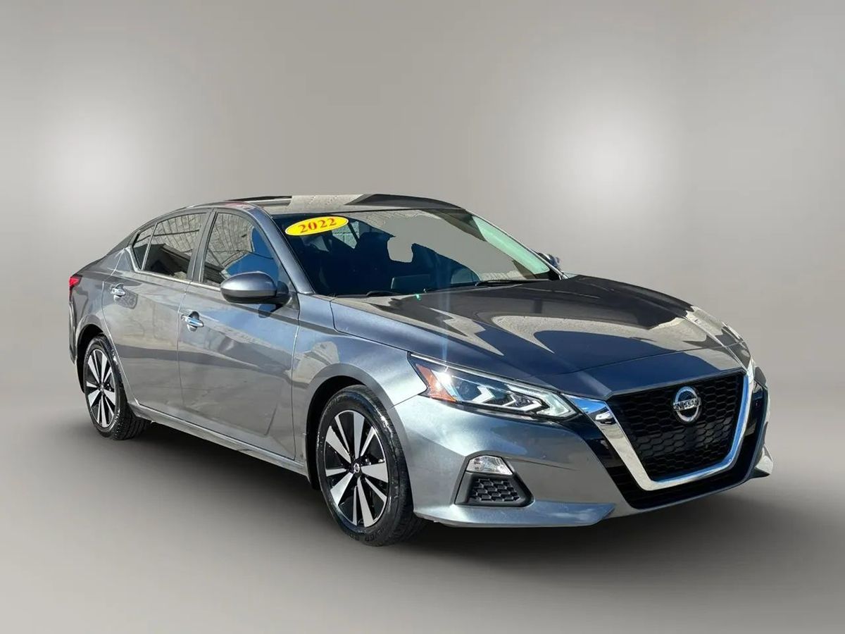 Photo 2 of this Nissan Altima