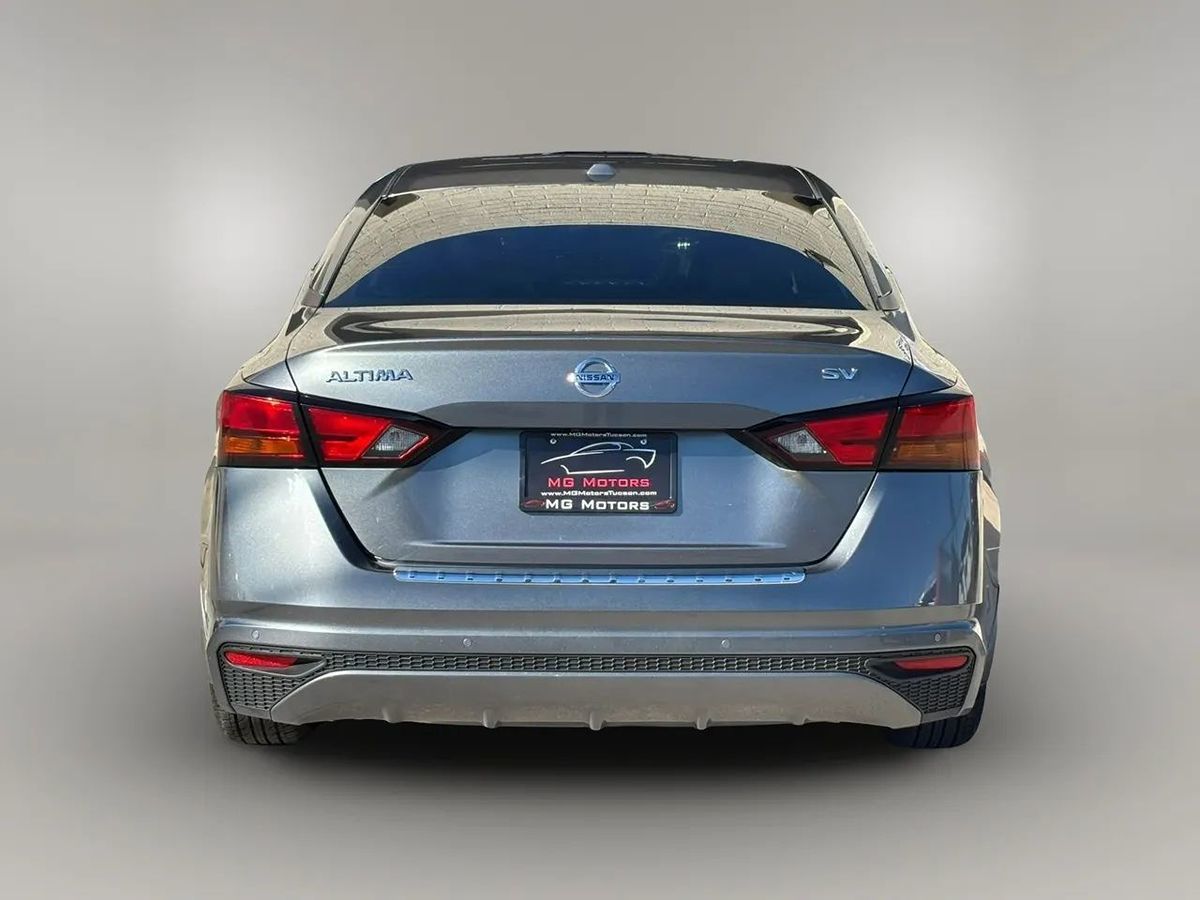 Photo 25 of this Nissan Altima