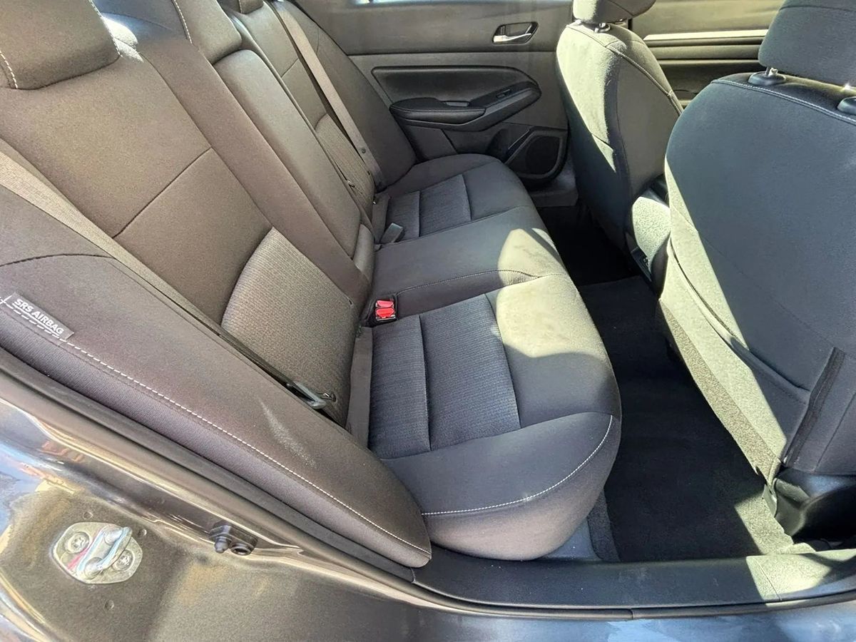 Photo 34 of this Nissan Altima