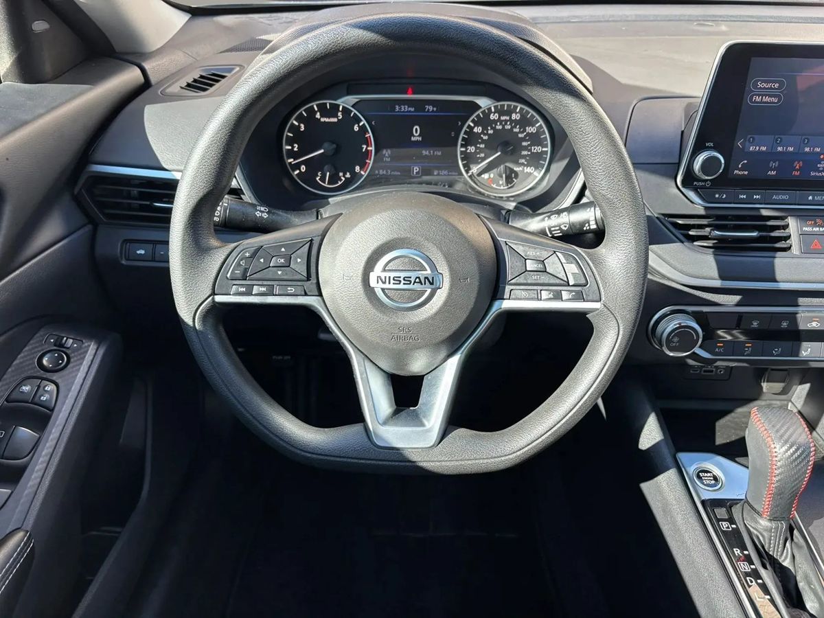Photo 44 of this Nissan Altima