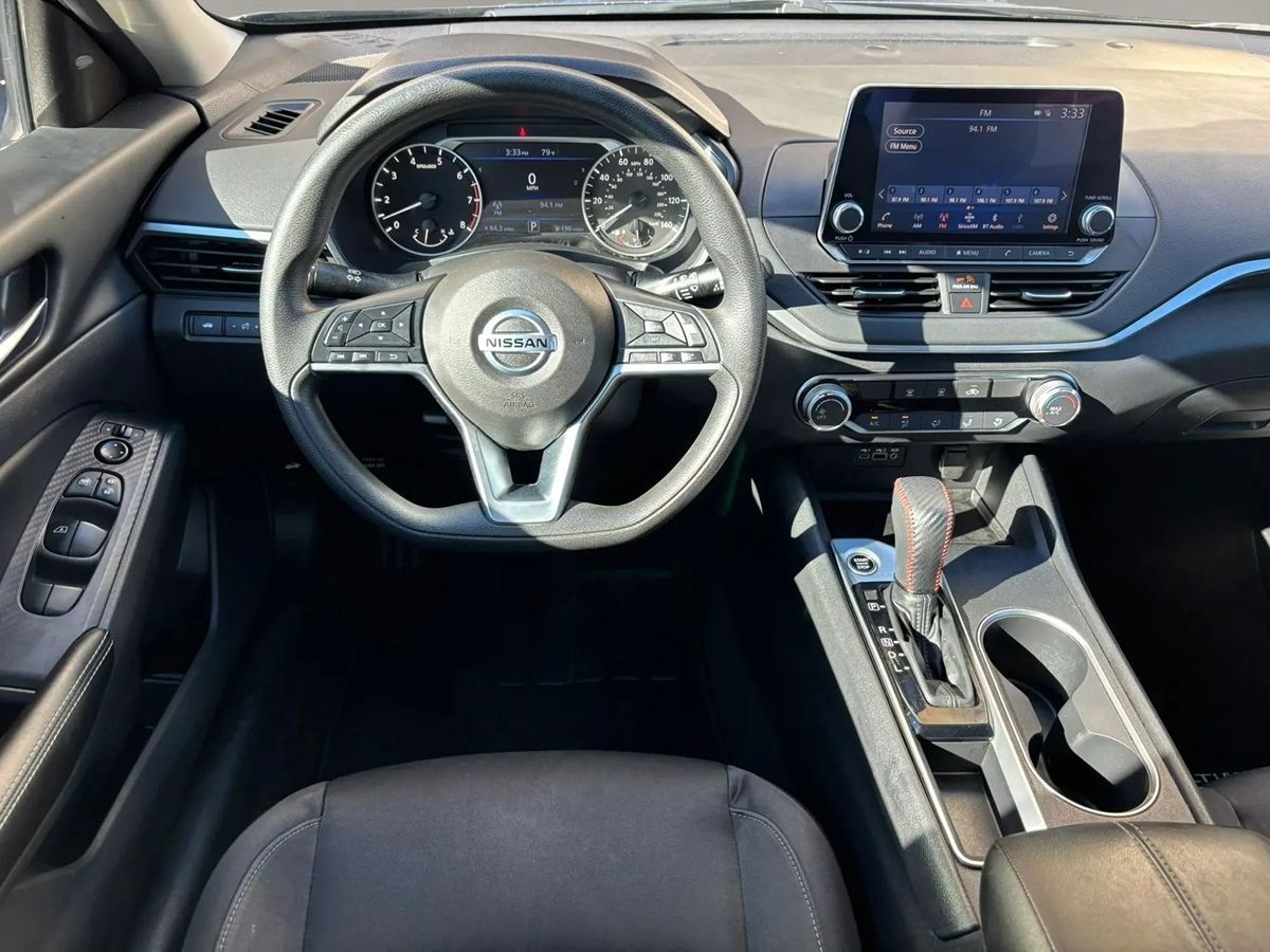 Photo 45 of this Nissan Altima