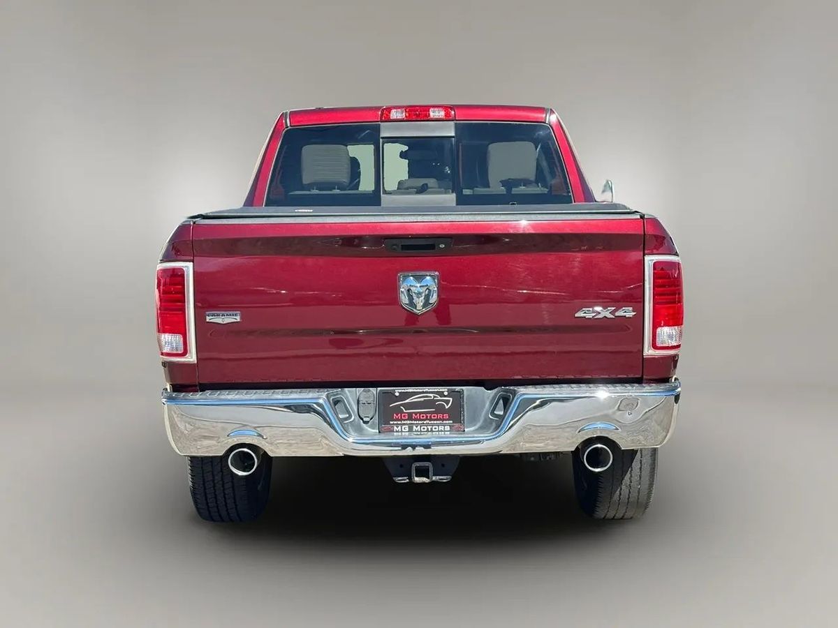 Photo 21 of this Ram 1500