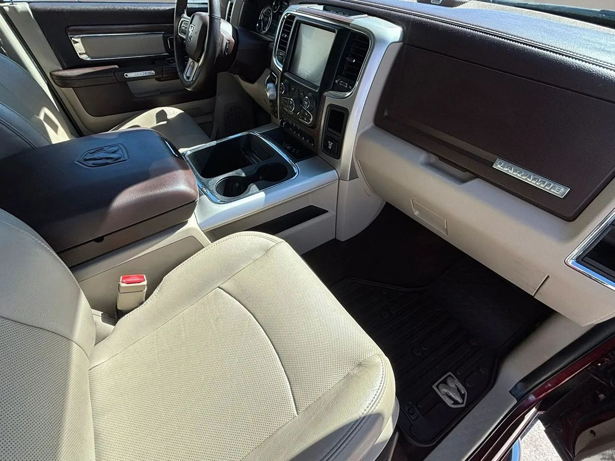 Photo 38 of this Ram 1500