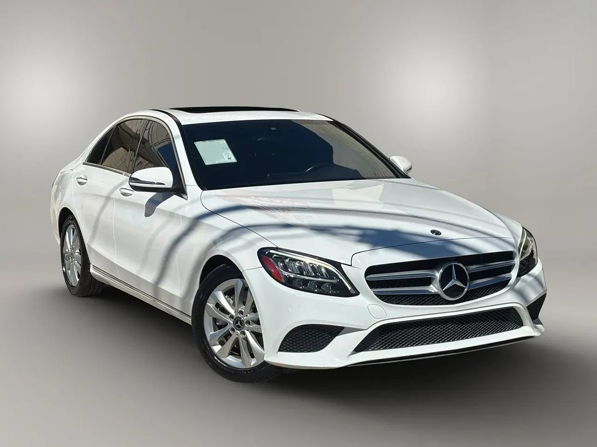 Photo 2 of this Mercedes-Benz C 300