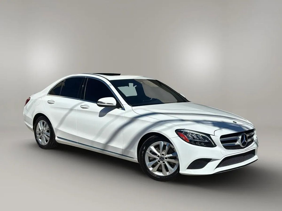 Photo 3 of this Mercedes-Benz C 300