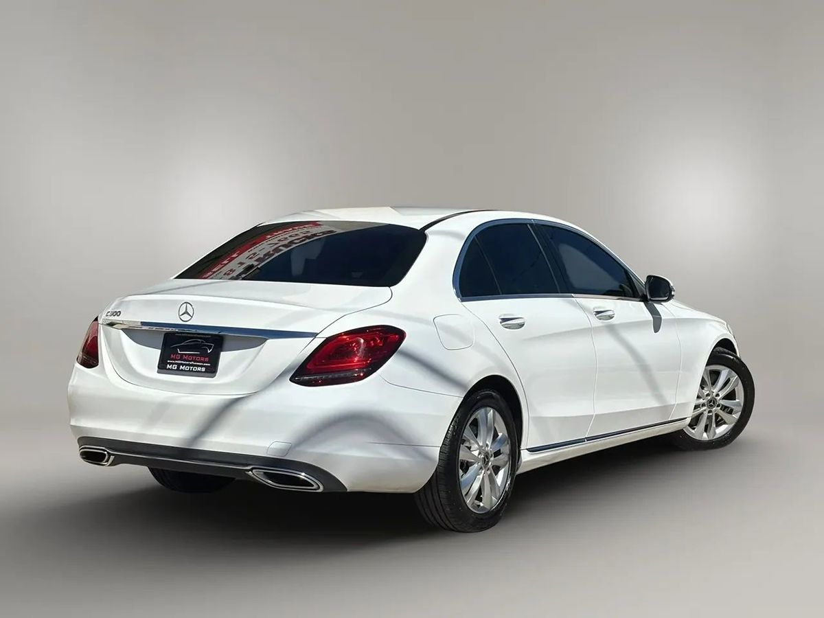 Photo 15 of this Mercedes-Benz C 300