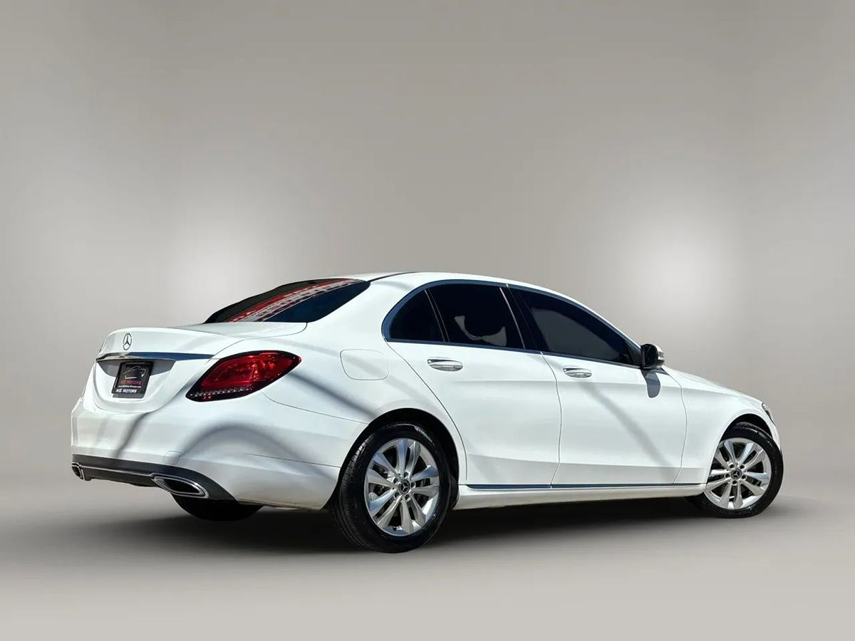 Photo 18 of this Mercedes-Benz C 300