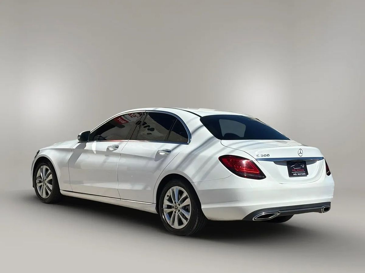 Photo 19 of this Mercedes-Benz C 300