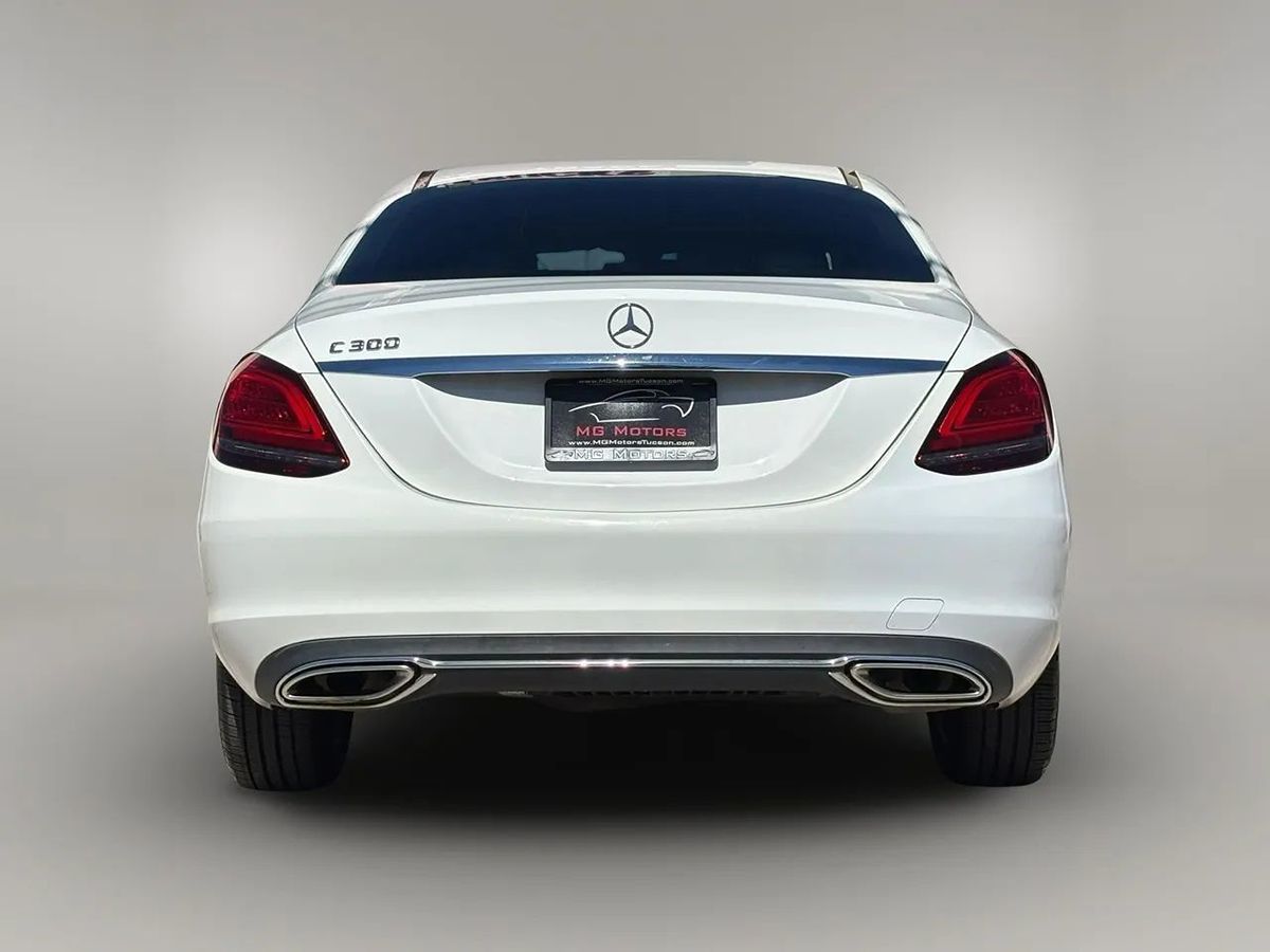 Photo 22 of this Mercedes-Benz C 300