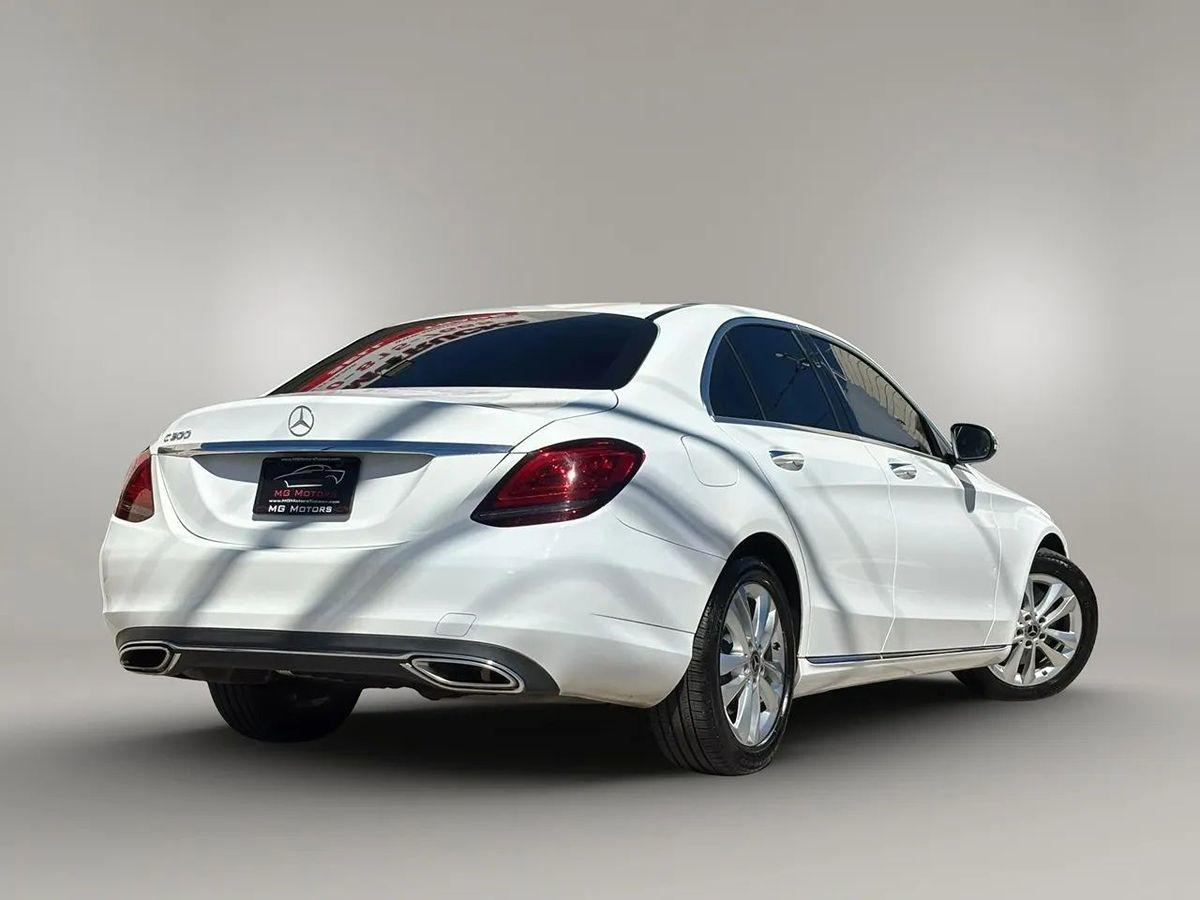 Photo 26 of this Mercedes-Benz C 300