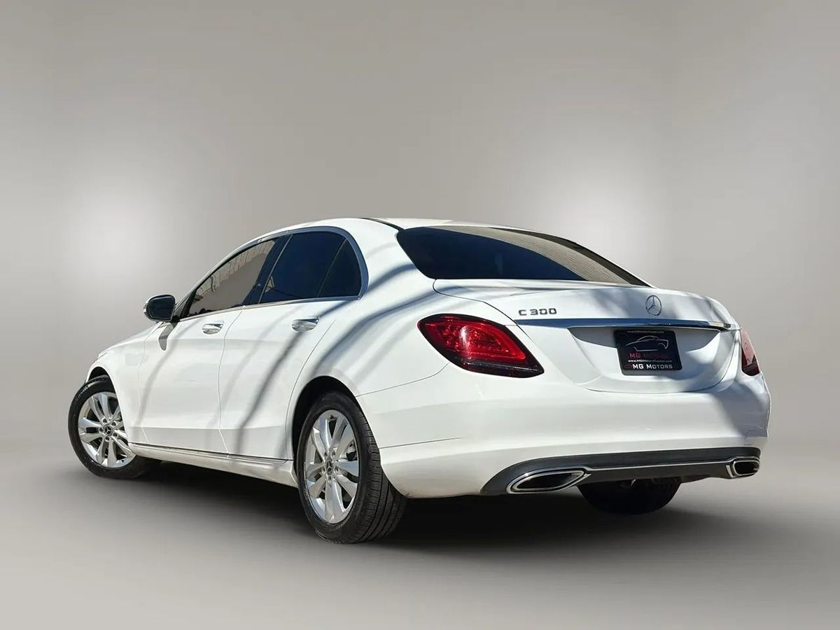 Photo 30 of this Mercedes-Benz C 300