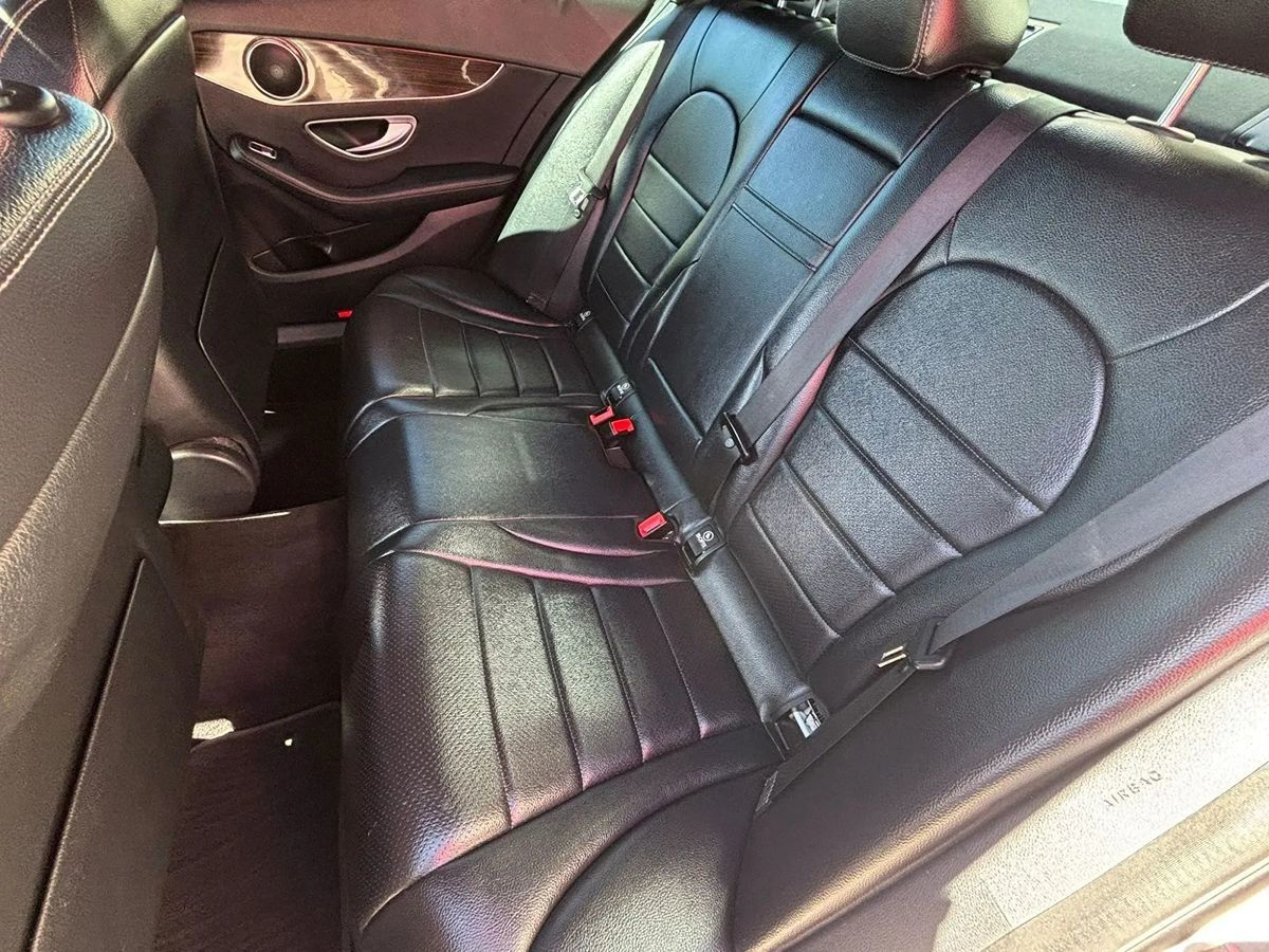 Photo 39 of this Mercedes-Benz C 300