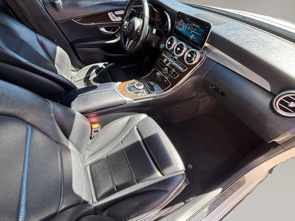 Photo 46 of this Mercedes-Benz C 300