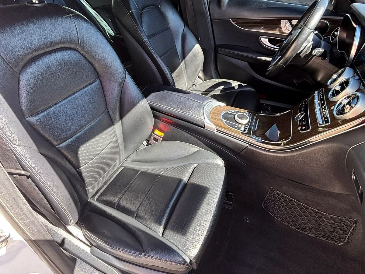 Photo 47 of this Mercedes-Benz C 300