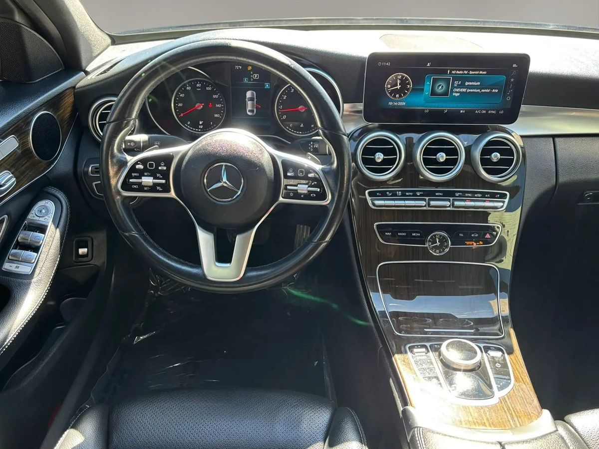 Photo 49 of this Mercedes-Benz C 300