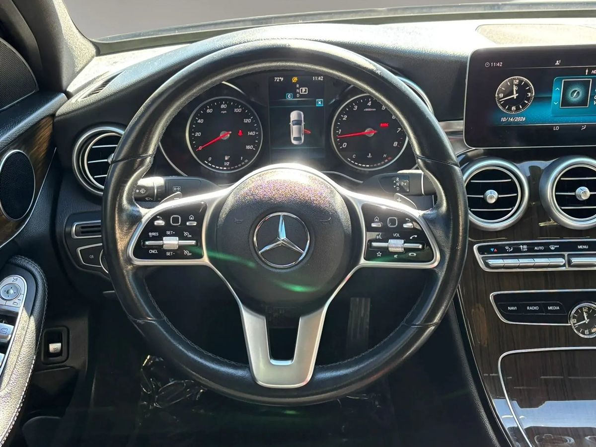 Photo 50 of this Mercedes-Benz C 300