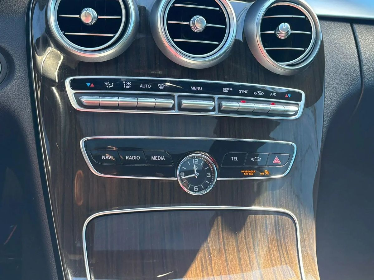 Photo 51 of this Mercedes-Benz C 300