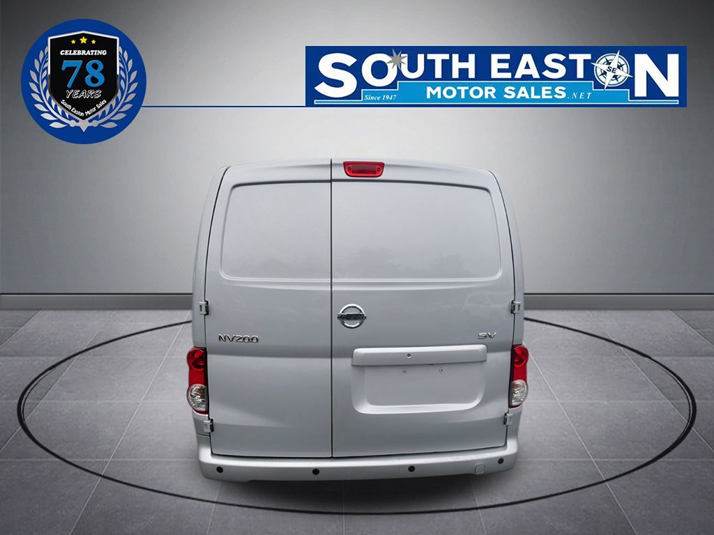 2021 Nissan NV200 SV photo 4
