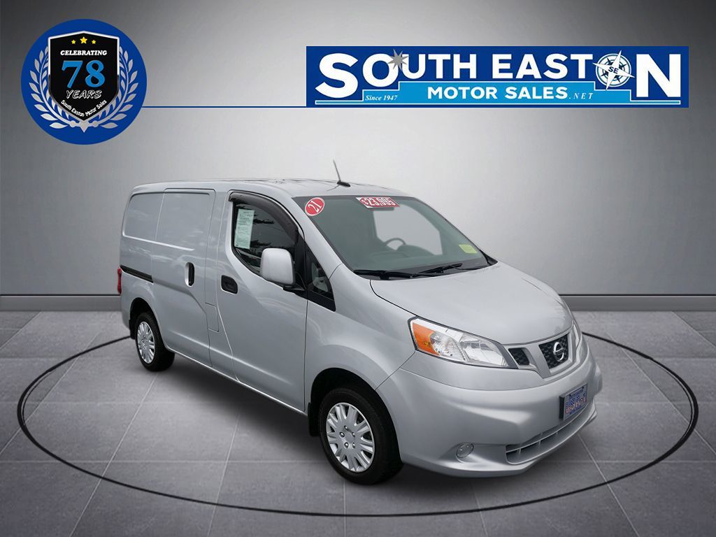 2021 Nissan NV200 SV photo 2