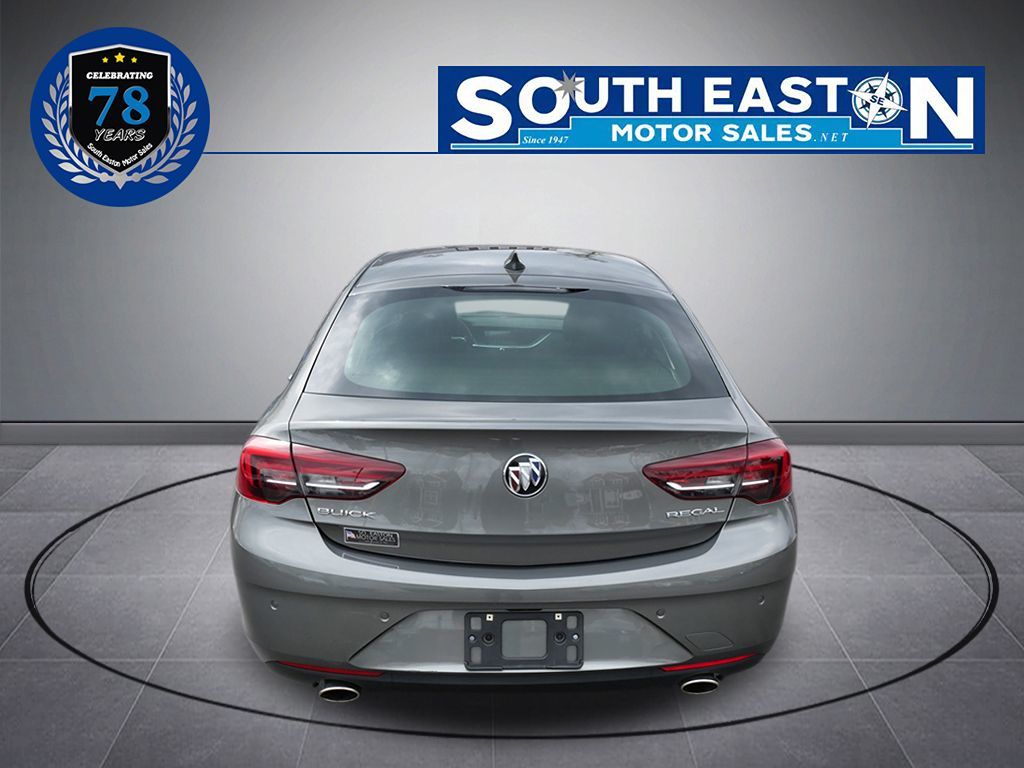 2018 Buick Regal Sportback Preferred photo 4
