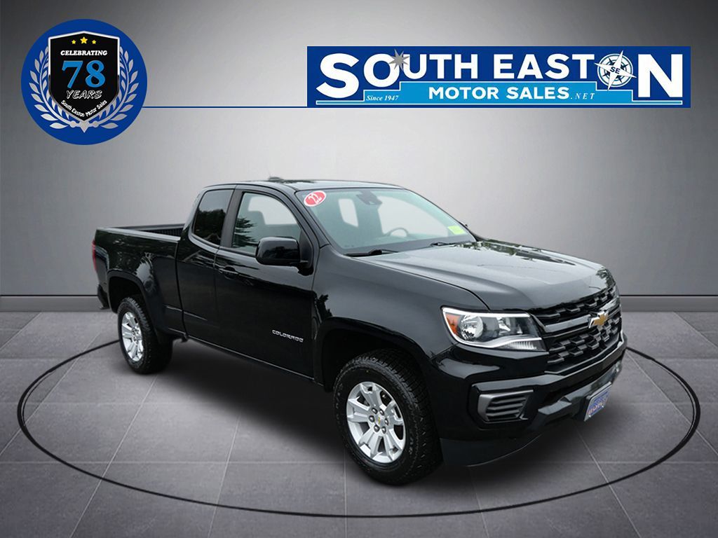 2022 Chevrolet Colorado LT photo 2