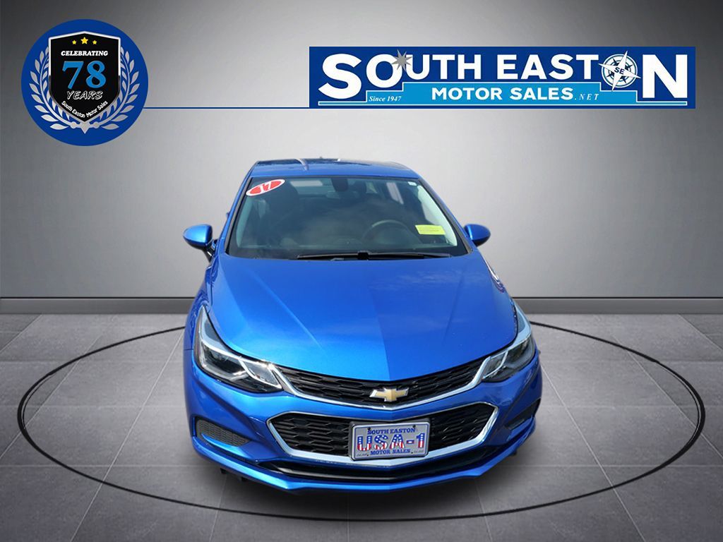 2017 Chevrolet Cruze LT photo 3